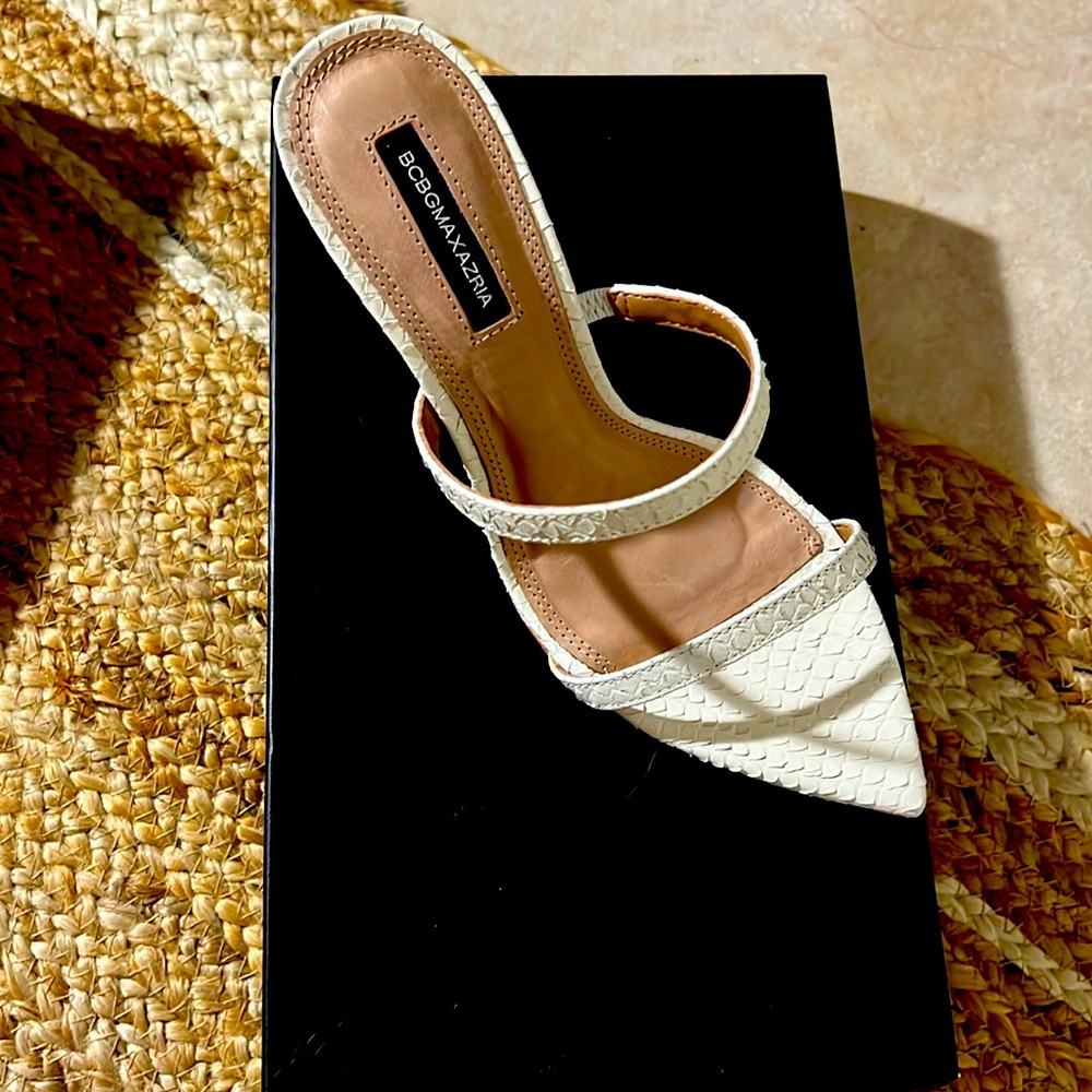 BCBG MAX AZRIA 
White womens high heel sandals
NEW NEVER WORN